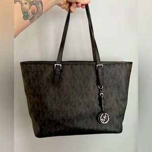 Black Michael Kors Jet Set Tote Bag